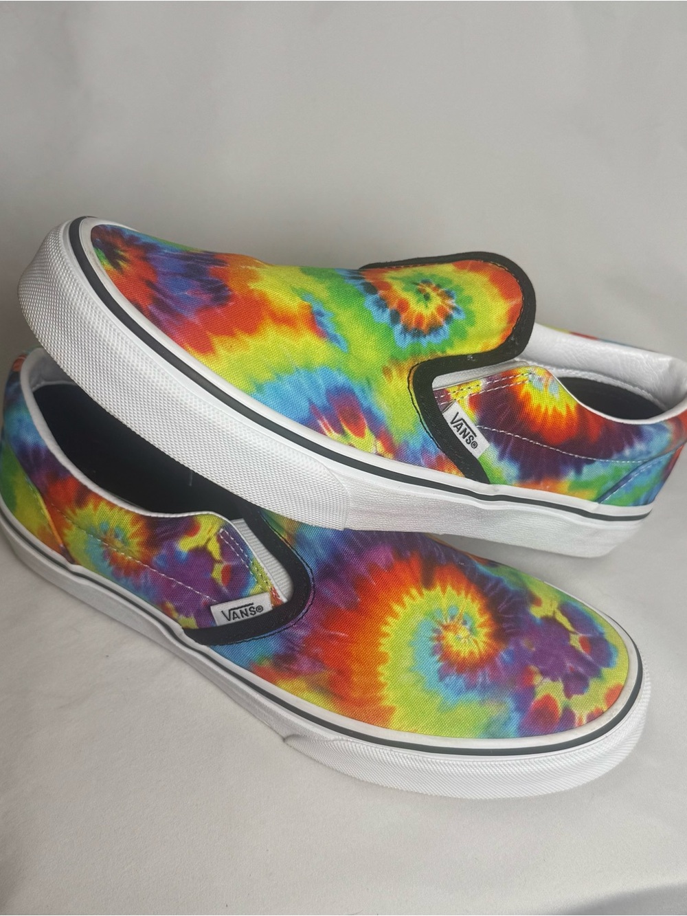 Vans Slip-On Sneakers in Rainbow Tie-Dye - Juniors size 6.5 - Women’s size 8